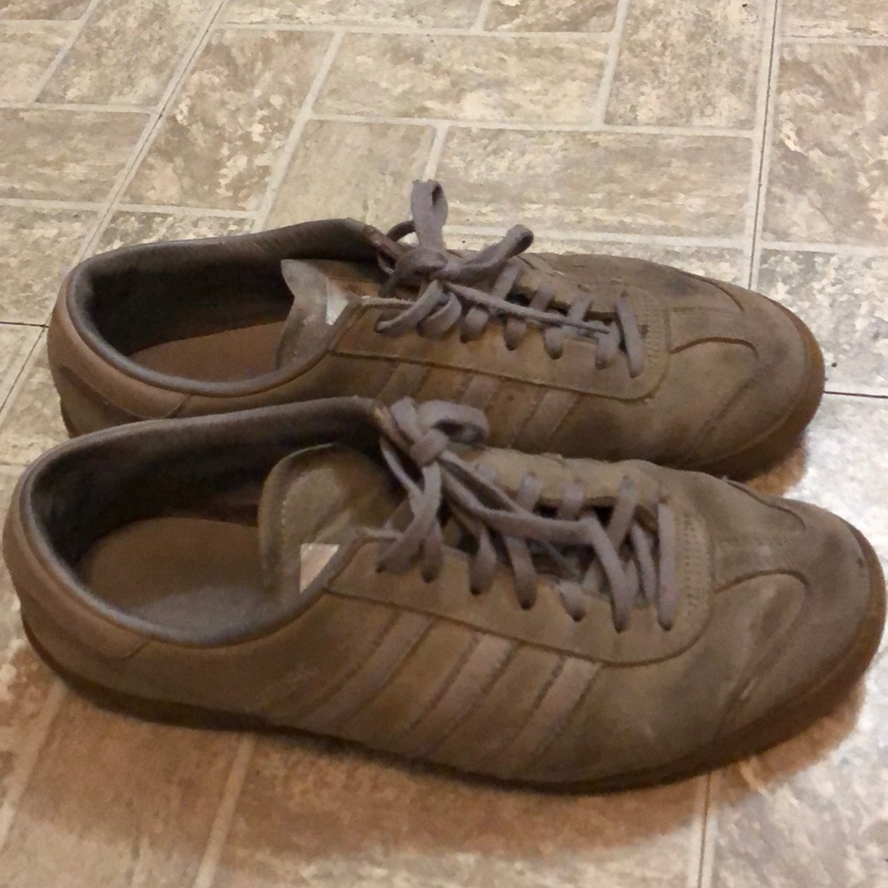 TAKING OFF SOON!  ADIDAS SNEAKERS